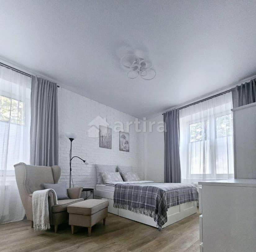 Комната, 70 м2, 1/6 эт. Москва - изображение 1