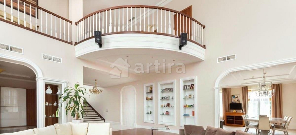 Дом, 927 м2, 17 соток, 3 эт. Красногорск - изображение 1