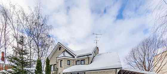 Коттедж, 220 м2, 8.5 сотки, 3 эт. Москва