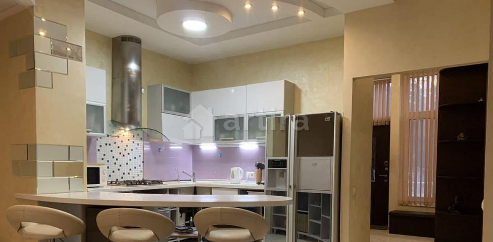 Дом, 280 м2, 4 сотки, 2 эт. Симферополь - изображение 1