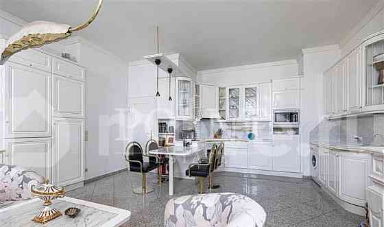 4-комн. квартира, 170 м2, 5/6 эт. Москва