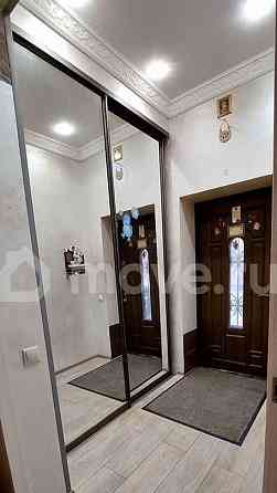 6-комн. квартира, 177.5 м2, 1/3 эт. Москва