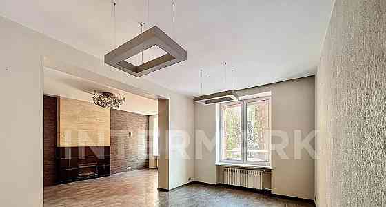 Таунхаус, 330 м2, 3 сотки, 4 эт. Москва