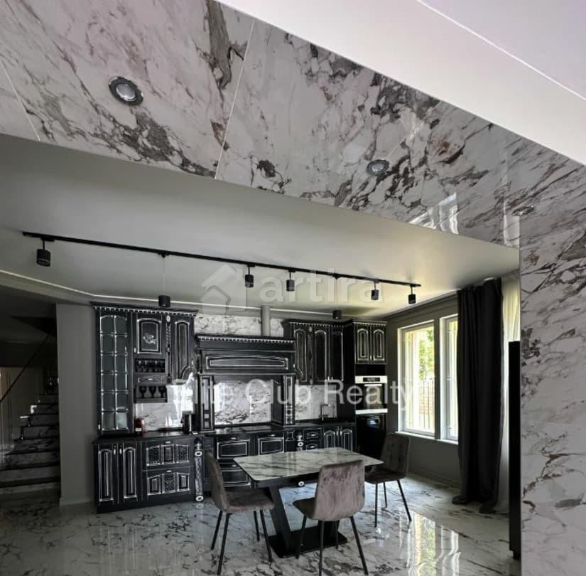 Коттедж, 245.1 м2, 12 соток, 2 эт. Санкт-Петербург - изображение 1