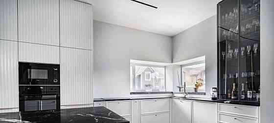 Коттедж, 200 м2, 8 соток, 2 эт. Троицк