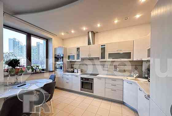 3-комн. квартира, 121.7 м2, 3/18 эт. Москва