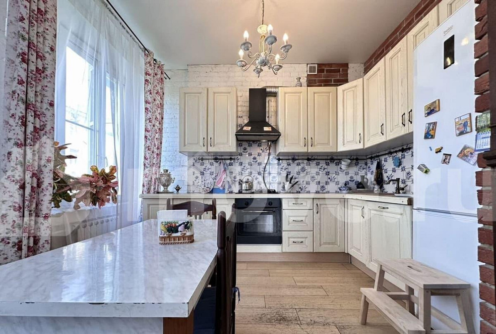 4-комн. квартира, 71 м2, 3/5 эт. Москва - изображение 1