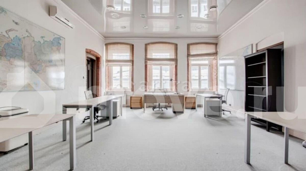 6-комн. апарт-ы, 230 м2, 3/3 эт. Москва - изображение 1