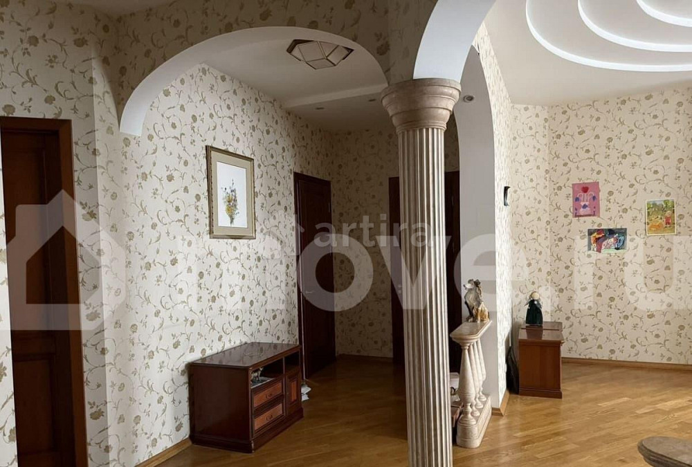 5-комн. квартира, 135.6 м2, 4/6 эт. Москва - изображение 1