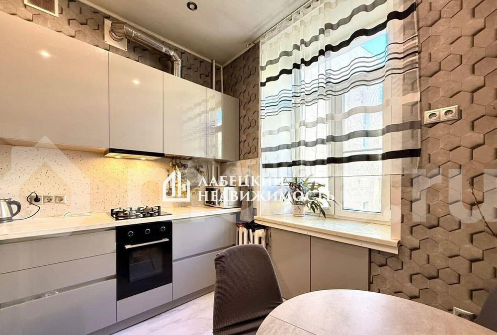 5-комн. квартира, 93.1 м2, 4/5 эт. Москва - изображение 1