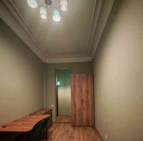 Комната, 215 м2, 4/4 эт. Москва