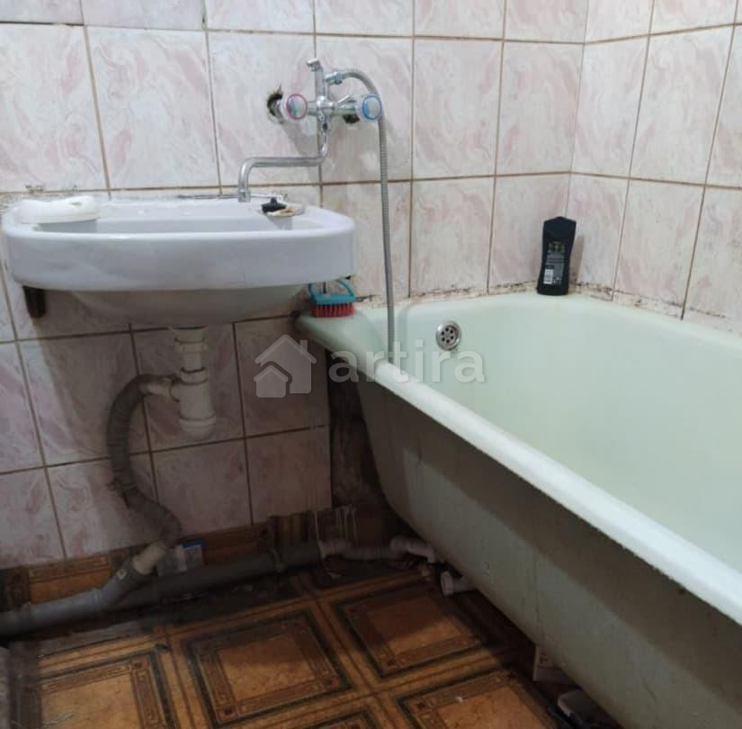 Комната, 60 м2, 3/5 эт. Санкт-Петербург - изображение 2