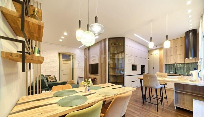 3-комн. квартира, 110 м2, 4/5 эт. Санкт-Петербург - изображение 1