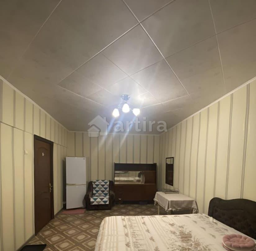 Комната, 80 м2, 1/5 эт. Москва - изображение 1