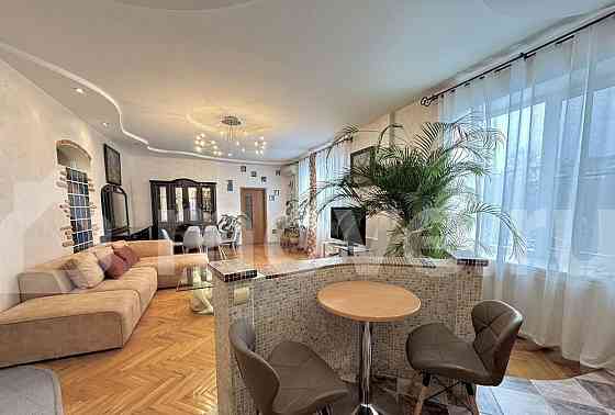 4-комн. квартира, 112.7 м2, 3/5 эт. Москва