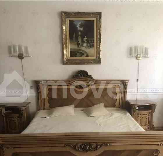 5-комн. квартира, 180 м2, 3/7 эт. Москва