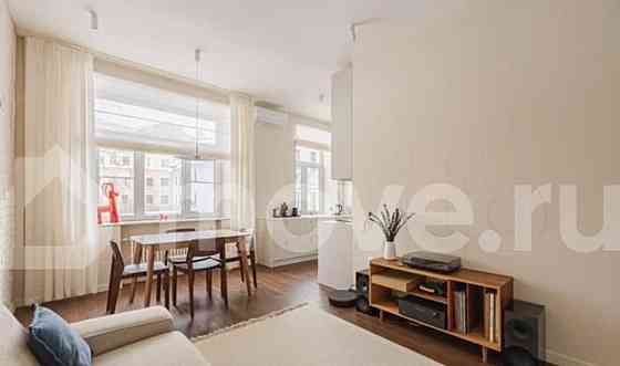 4-комн. квартира, 95 м2, 2/4 эт. Москва