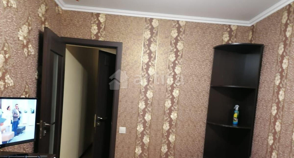 Комната, 68 м2, 3/3 эт. Батайск - изображение 1