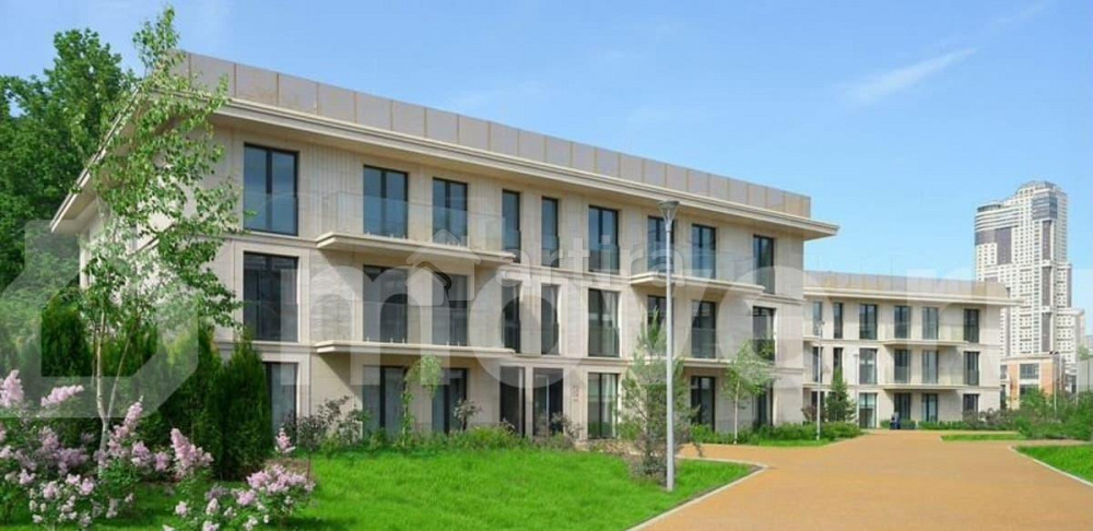 4-комн. апарт-ы, 121 м2, 1/3 эт. Москва - изображение 1