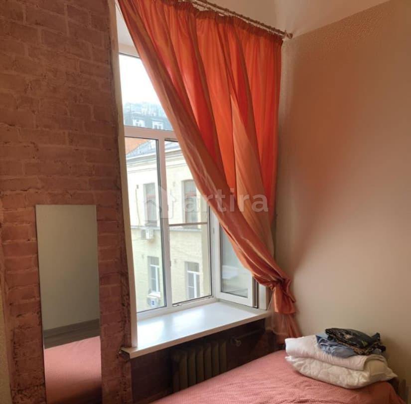 Комната, 80 м2, 4/4 эт. Москва - изображение 1