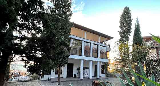 Дом, 311 м2, 7 соток, 3 эт. Ялта