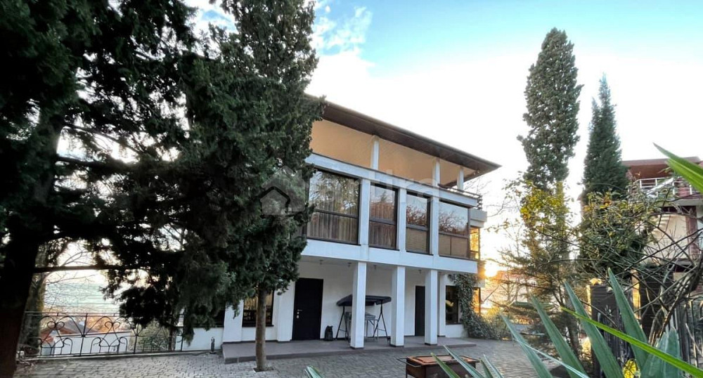 Дом, 311 м2, 7 соток, 3 эт. Ялта - изображение 1