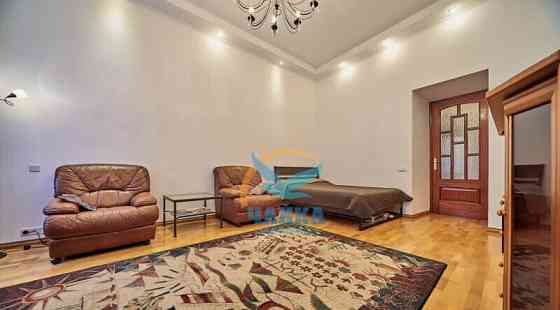 2-комн. квартира, 70 м2, 2/4 эт. Санкт-Петербург