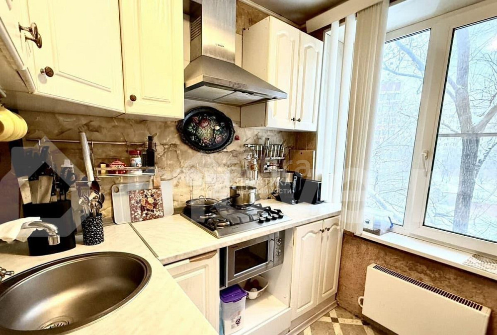 3-комн. квартира, 56 м2, 5/5 эт. Москва - изображение 1