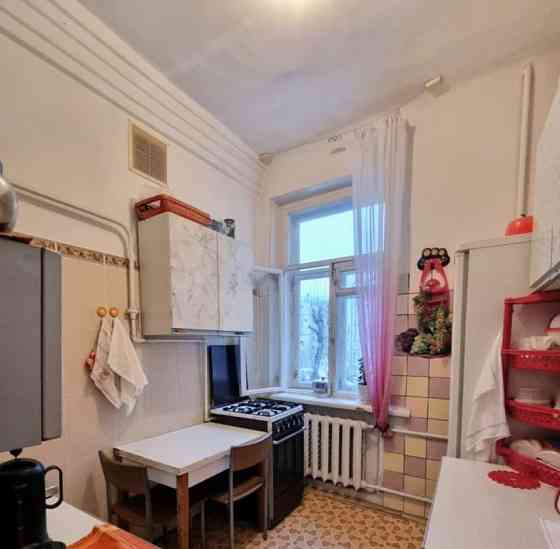 Комната, 10 м2, 3/5 эт. Москва