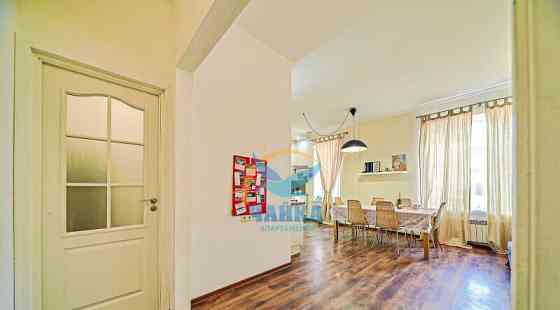 3-комн. квартира, 100 м2, 5/5 эт. Санкт-Петербург