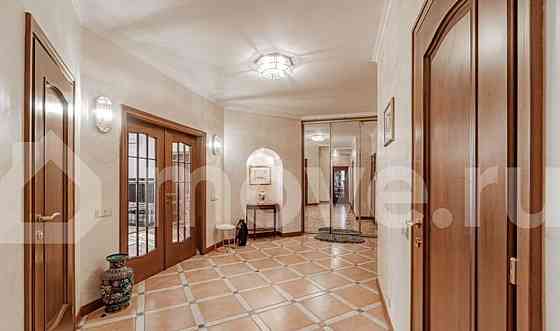 4-комн. квартира, 135.9 м2, 2/6 эт. Москва