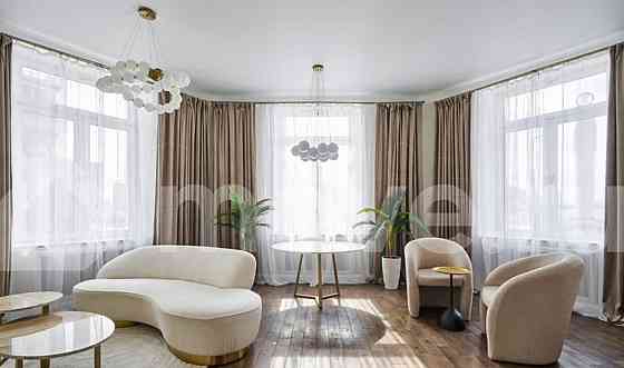 3-комн. квартира, 102.7 м2, 2/10 эт. Москва