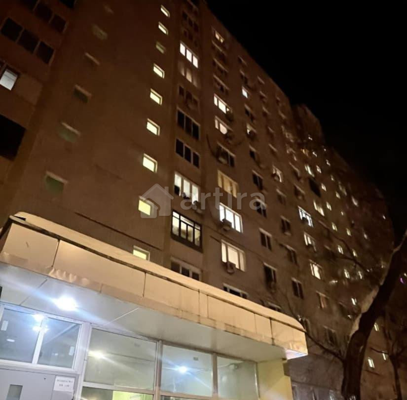 Комната, 63 м2, 5/12 эт. Москва - изображение 1