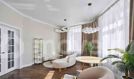 3-комн. квартира, 102.7 м2, 2/10 эт. Москва