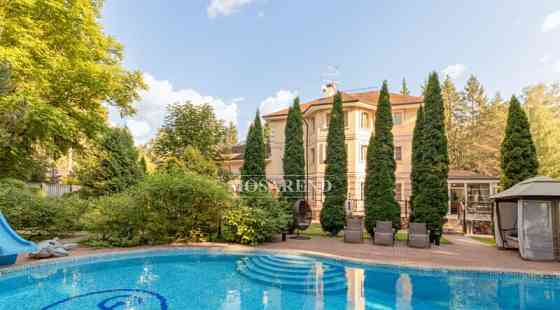 Коттедж, 1000 м2 Апрелевка