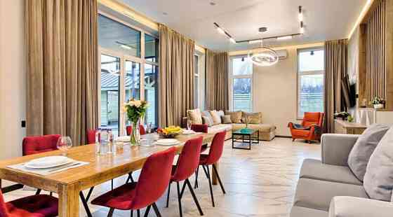 Коттедж, 280 м2 Санкт-Петербург