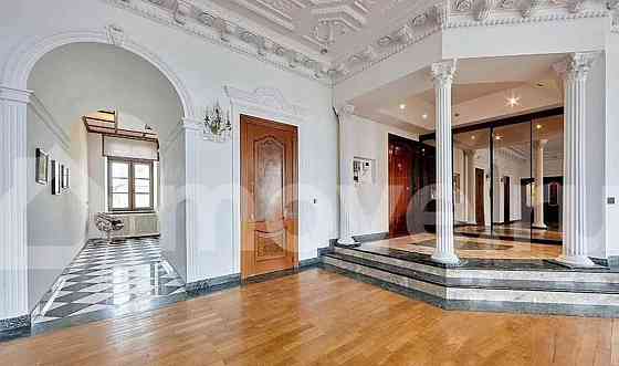 4-комн. квартира, 182.5 м2, 6/6 эт. Москва