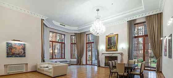 Коттедж, 575 м2, 48 соток, 3 эт. Москва