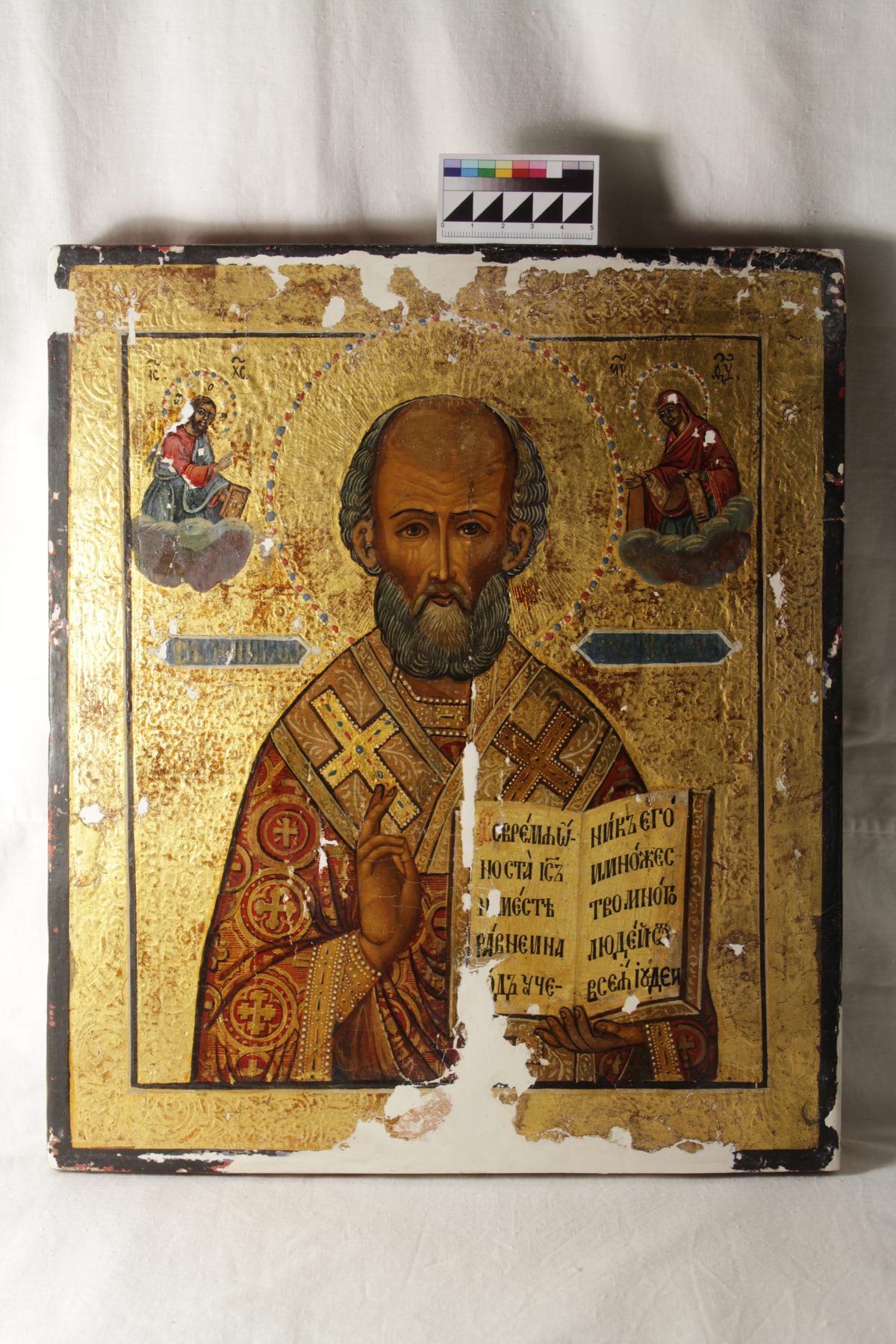 Икона «Св. Николай Чудотворец» (АТ10/19) в процессе реставрации. Реставрационная мастерская Арттроя.