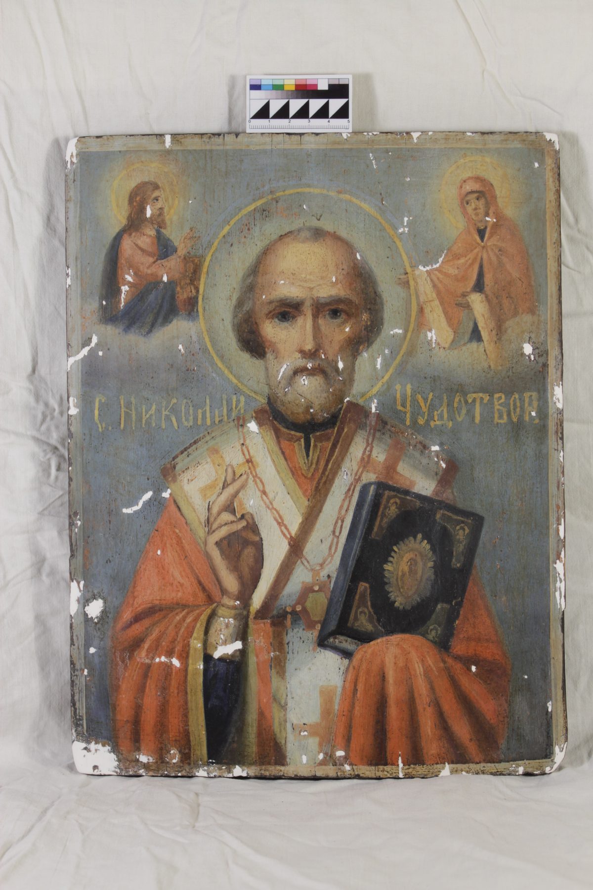 Икона «Св. Николай Чудотворец» (АТ02/22) в процессе реставрации. Реставрационная мастерская Арттроя.