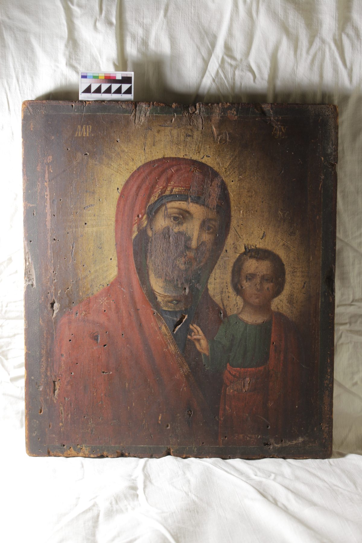 Икона «Богородица Казанская» (АТ04/23) в&nbsp;процессе реставрации. Реставрационная мастерская Арттроя.