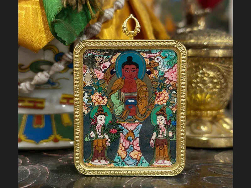 Thangka pendant Buddha, 4×5 cm.