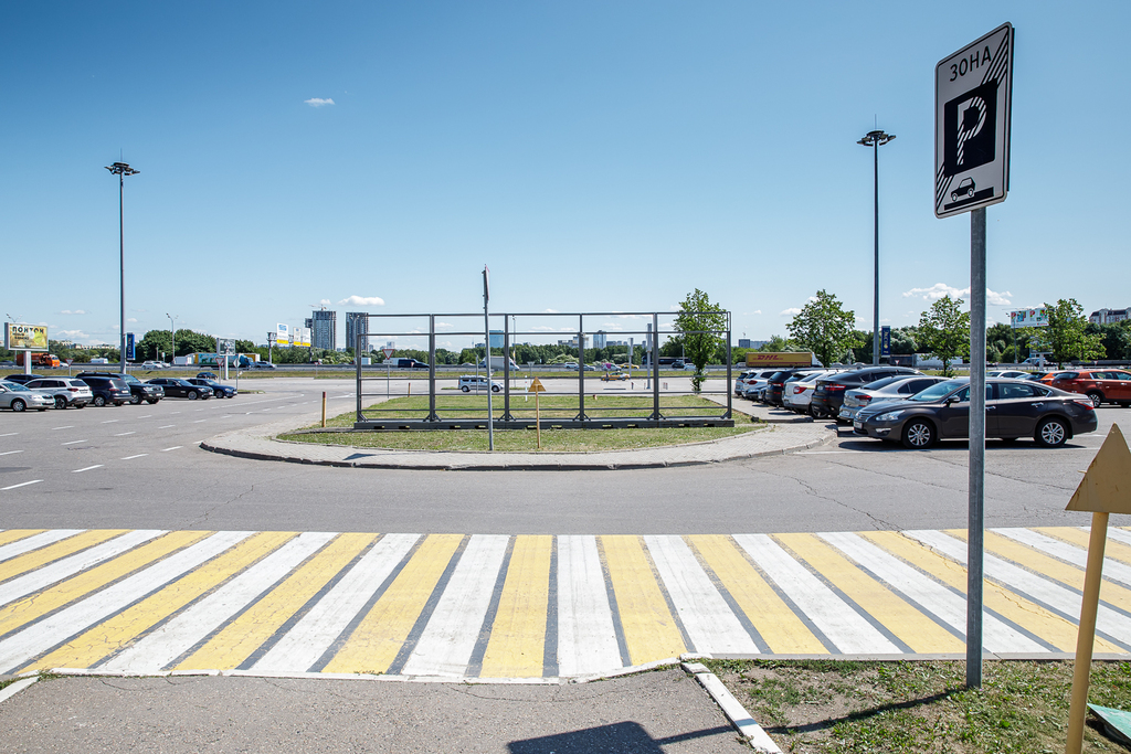 Banner on concrete racks