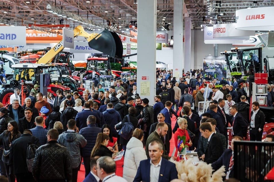 YugAgro exhibitors and visitors