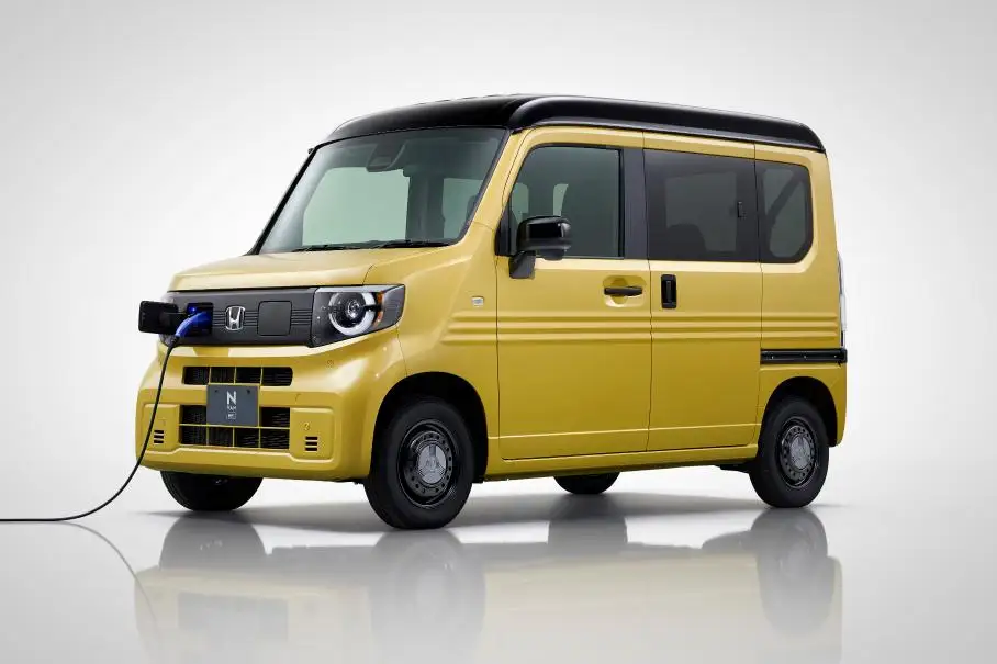 Новый электрический Honda N-Van e шокирует автолюбителей своим функционалом!