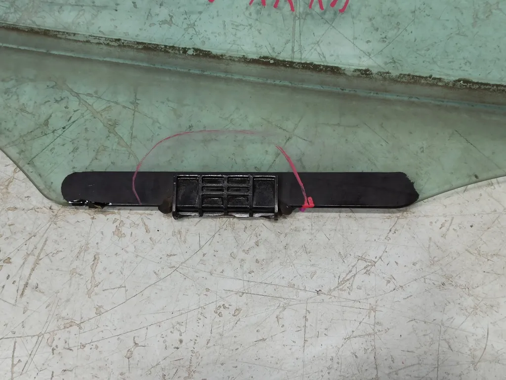 Стекло двери задней правой Hyundai IX35 1 2010-2013