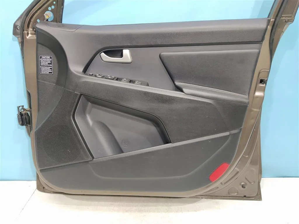 Обшивка двери передней правой Kia Sportage 3 2010-2014