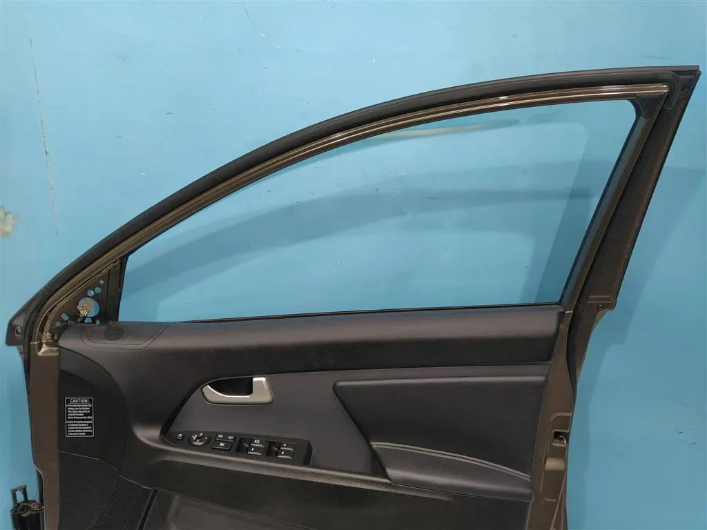 Обшивка двери передней правой Kia Sportage 3 2010-2014