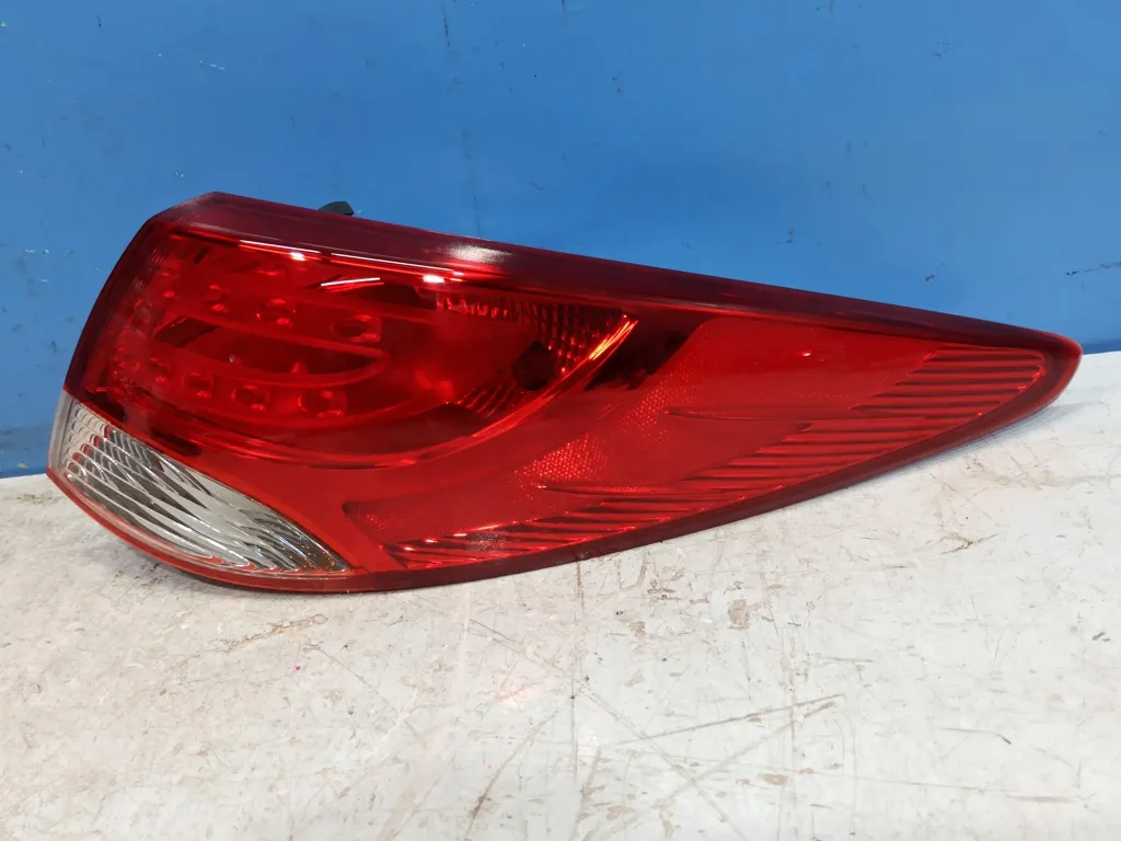Фонарь внешний правый Hyundai IX35 1 2010-2013