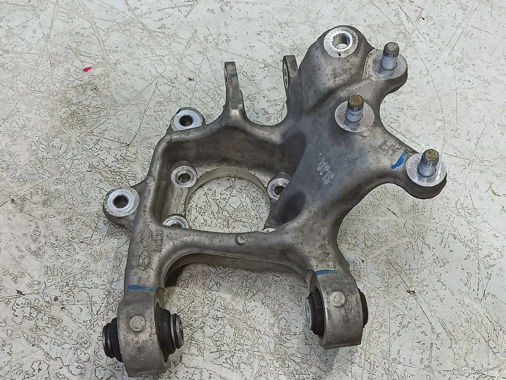 Кулак задний левый Kia Optima 4 JF 2018-2020